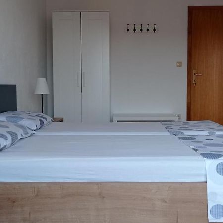 Studio Apartment With Balcony トロギール エクステリア 写真
