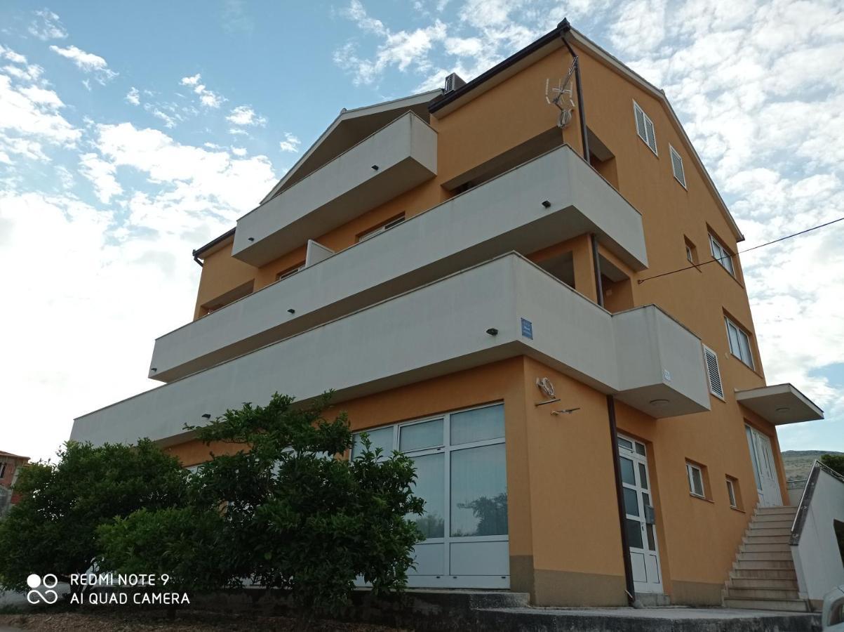 Studio Apartment With Balcony トロギール エクステリア 写真
